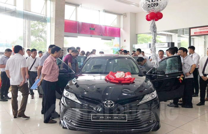 2019 Toyota Camry officially on sale in Hai Duong